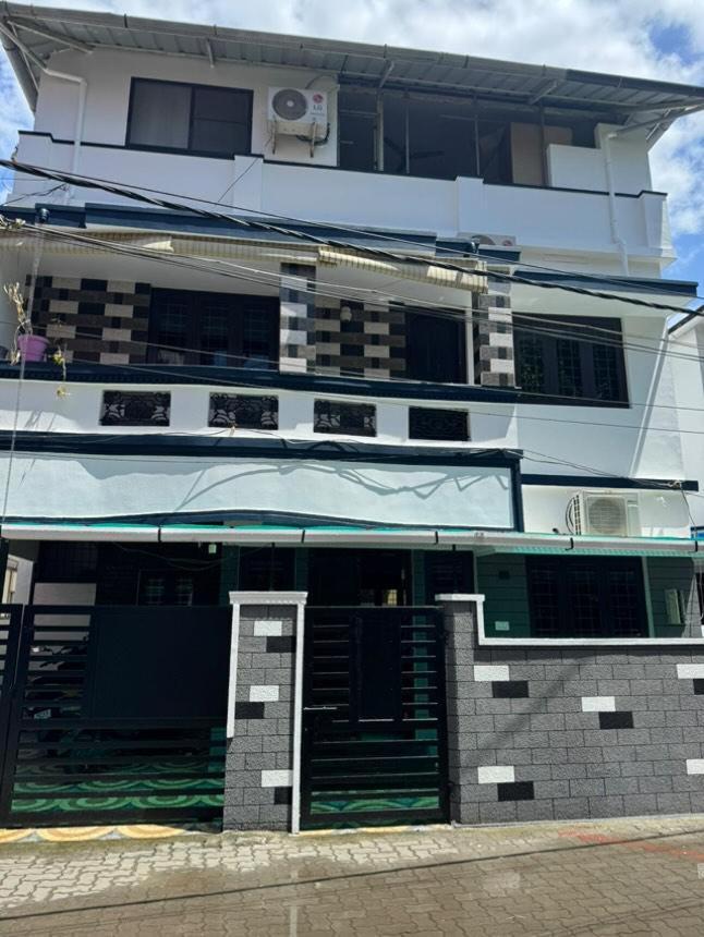 Cozy Haven Apartment Kochi Exterior photo